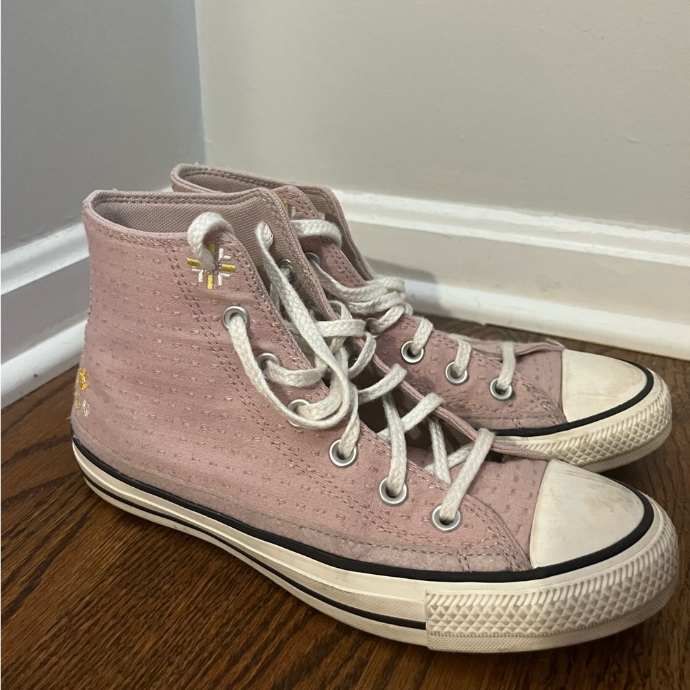 Women’s Pink Embroidered Converse